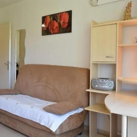 Apartment Pinede *